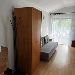 Pokój dwuosobowy typu deluxe poza główną częścią budynku